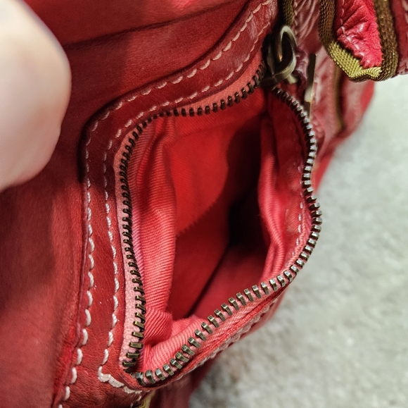 Relisted Vintage Sissirossi small red and gold leather handbag - Picture 9 of 14